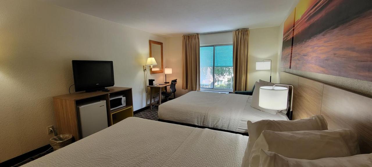 Hotel Carolina A Days Inn By Wyndham Hilton Head Island Εξωτερικό φωτογραφία
