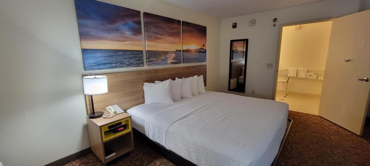 Hotel Carolina A Days Inn By Wyndham Hilton Head Island Εξωτερικό φωτογραφία