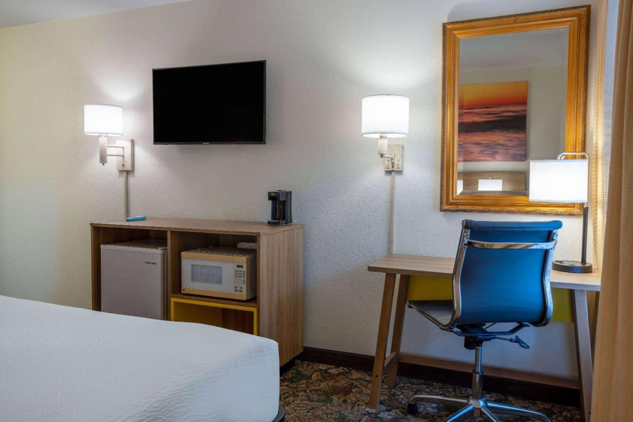 Hotel Carolina A Days Inn By Wyndham Hilton Head Island Εξωτερικό φωτογραφία