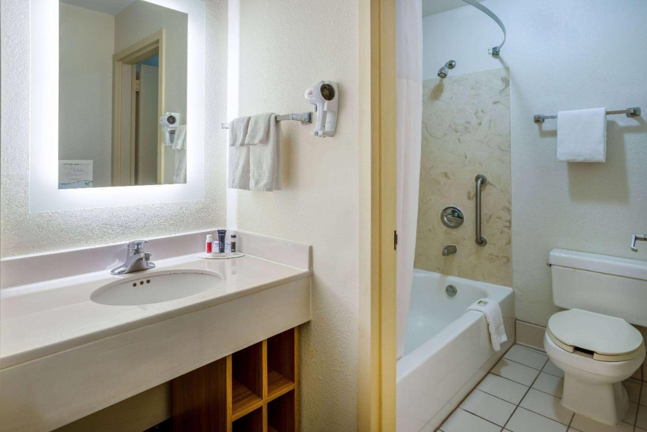 Hotel Carolina A Days Inn By Wyndham Hilton Head Island Εξωτερικό φωτογραφία