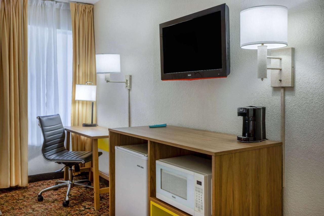 Hotel Carolina A Days Inn By Wyndham Hilton Head Island Εξωτερικό φωτογραφία